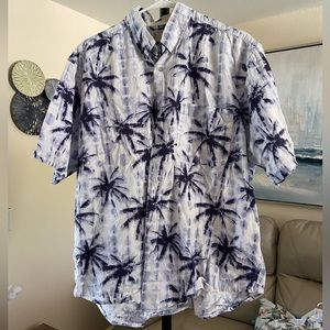White/Blue Tahiti Bay Men’s Short Sleeve Button Down Shirt (L)